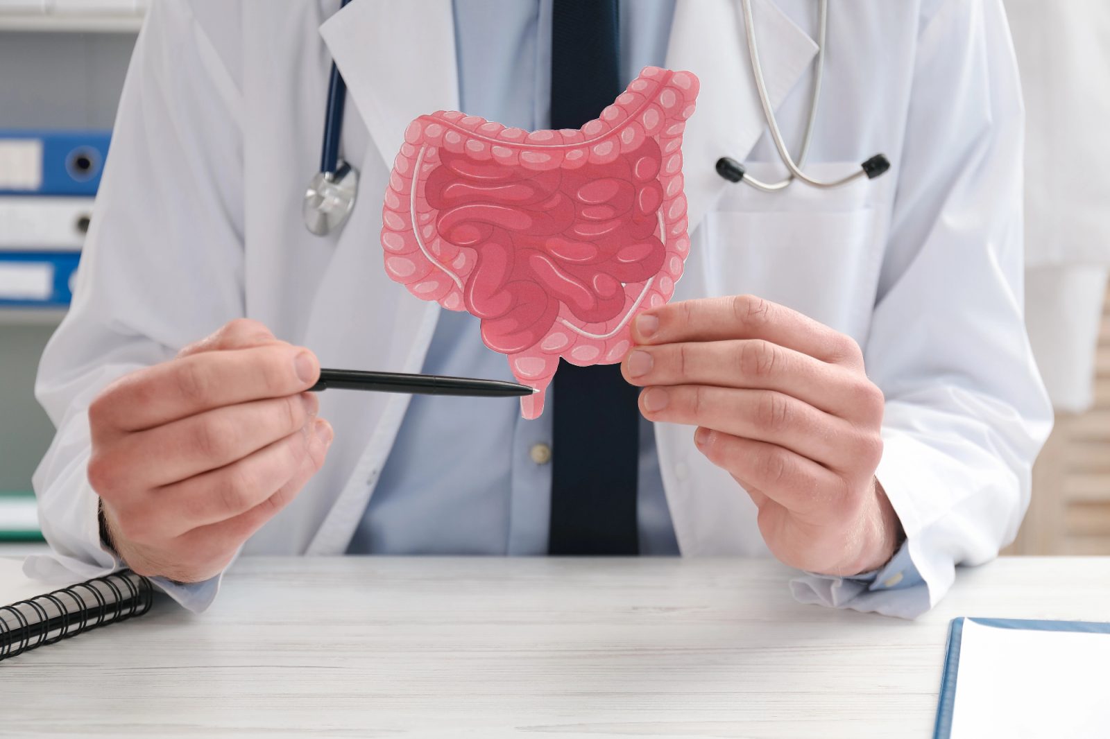 Gastroenterolog me je precej rešil